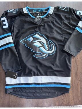 NWT Fanatics Black and Light Blue Utah O’Brien Hockey Jersey Size 54